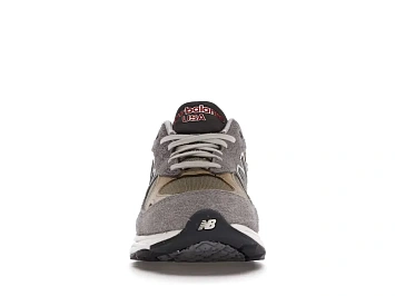 New Balance 990v3 - 2