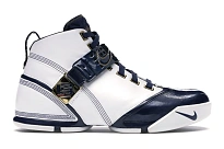 Фото № 1 с приближением к товару «‎Nike LeBron 5 White Navy Metallic Gold»