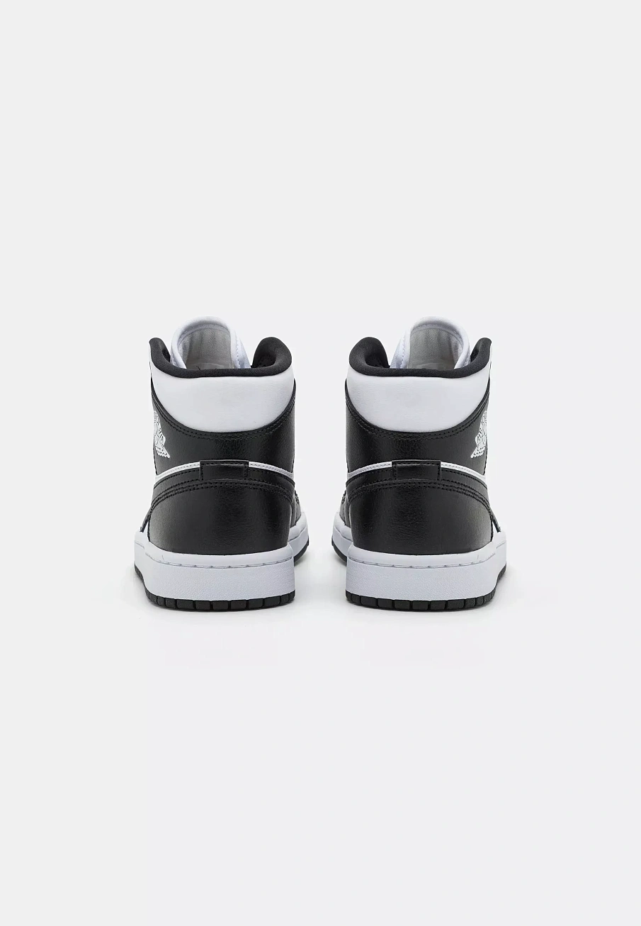 Фото № 4 с приближением к товару «‎WMNS AIR JORDAN 1 MID 365»