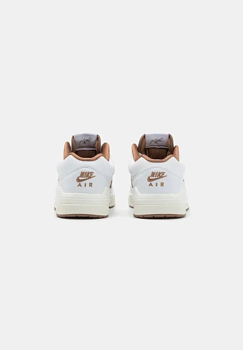 JORDAN STADIUM 90 - 3