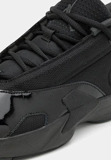 JORDAN MAX AURA 6 - 4