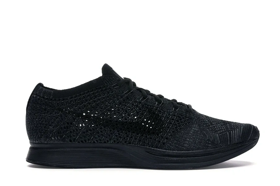 Фото № 1 с приближением к товару «‎Nike Flyknit Racer Triple Black»
