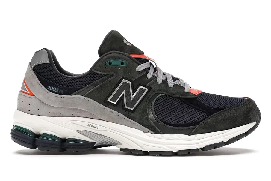 Фото № 1 с приближением к товару «‎New Balance 2002R»