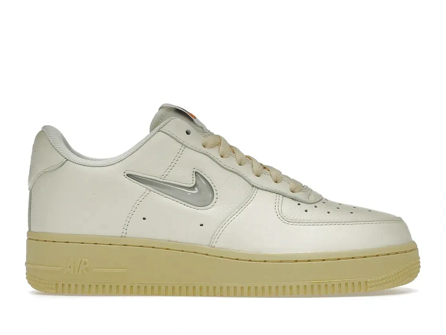 Фото № 1 с приближением к товару «‎Nike Air Force 1 Low '07 LX Coconut Milk Lemon Wash »