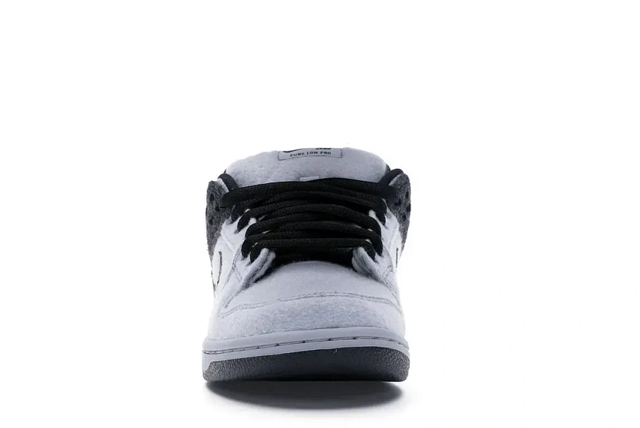 Фото № 2 с приближением к товару «‎Nike SB Dunk Low Wolf Grey Wool»