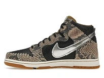 Фото № 3 с приближением к товару «‎Nike Dunk High»