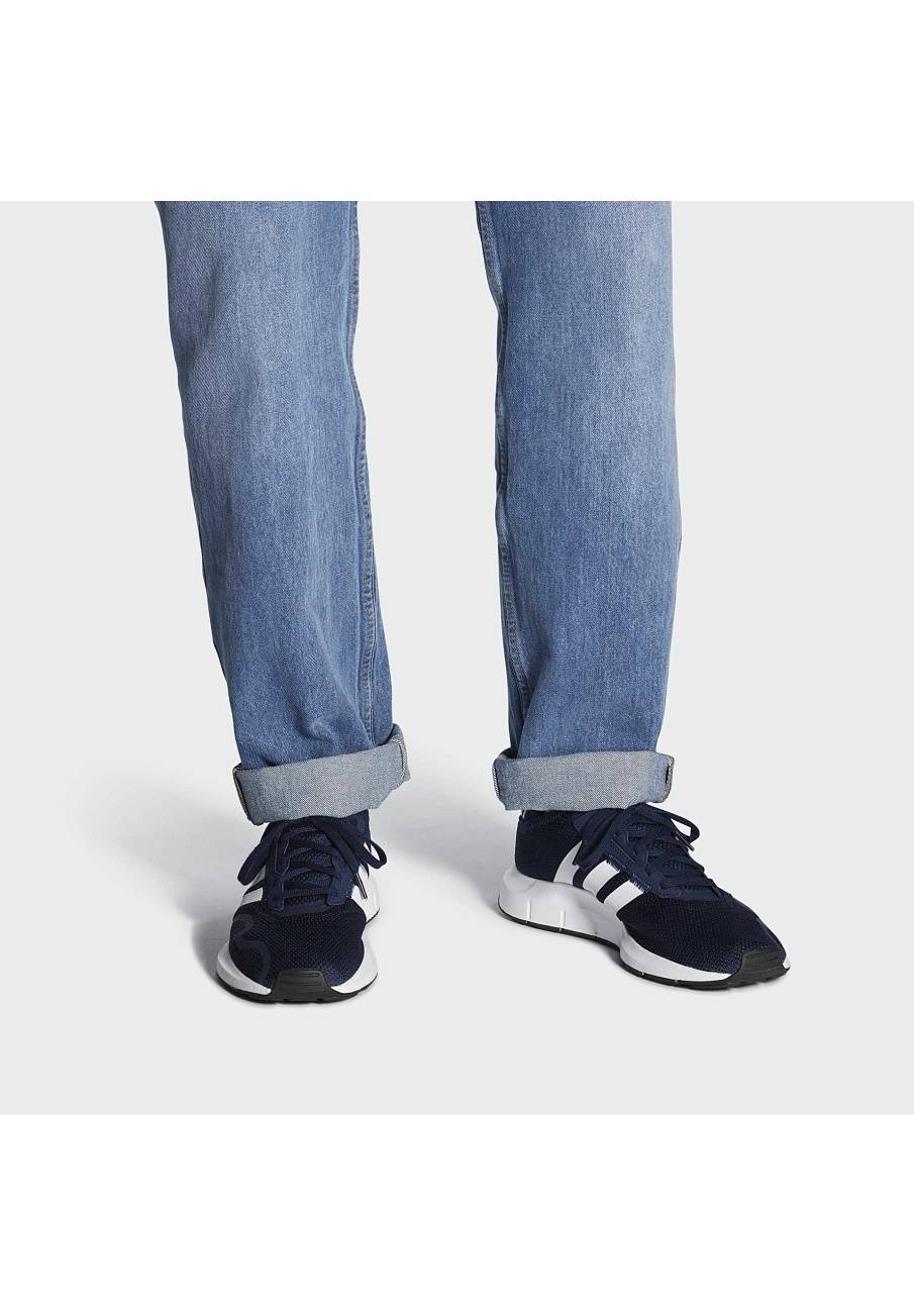 Фото № 2 с приближением к товару «‎Adidas Swift »