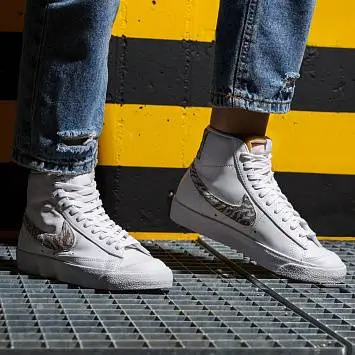 Nike W Blazer 77 SE - 3