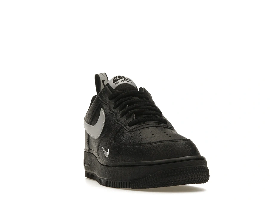 Фото № 3 с приближением к товару «‎Nike Air Force 1 Low 07 LV8 Black Metallic Silver»