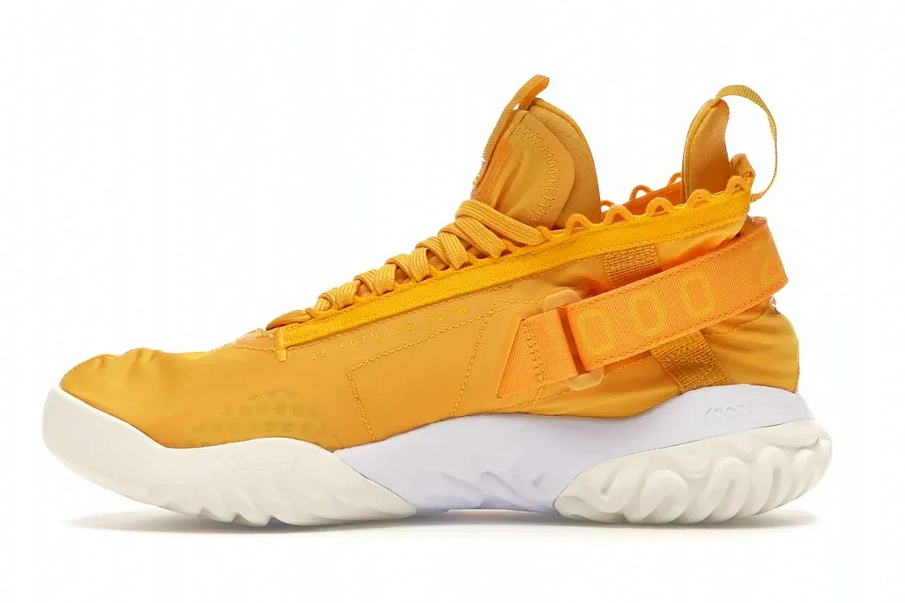 Фото № 3 с приближением к товару «‎Jordan Proto React University Gold White»