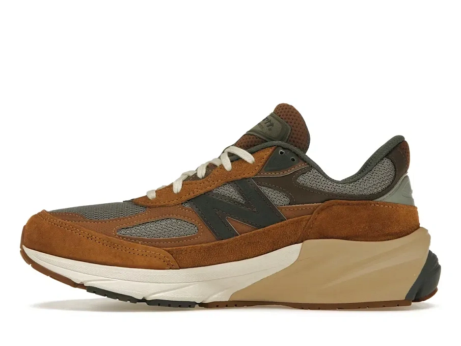 Фото № 3 с приближением к товару «‎New Balance 990v6»