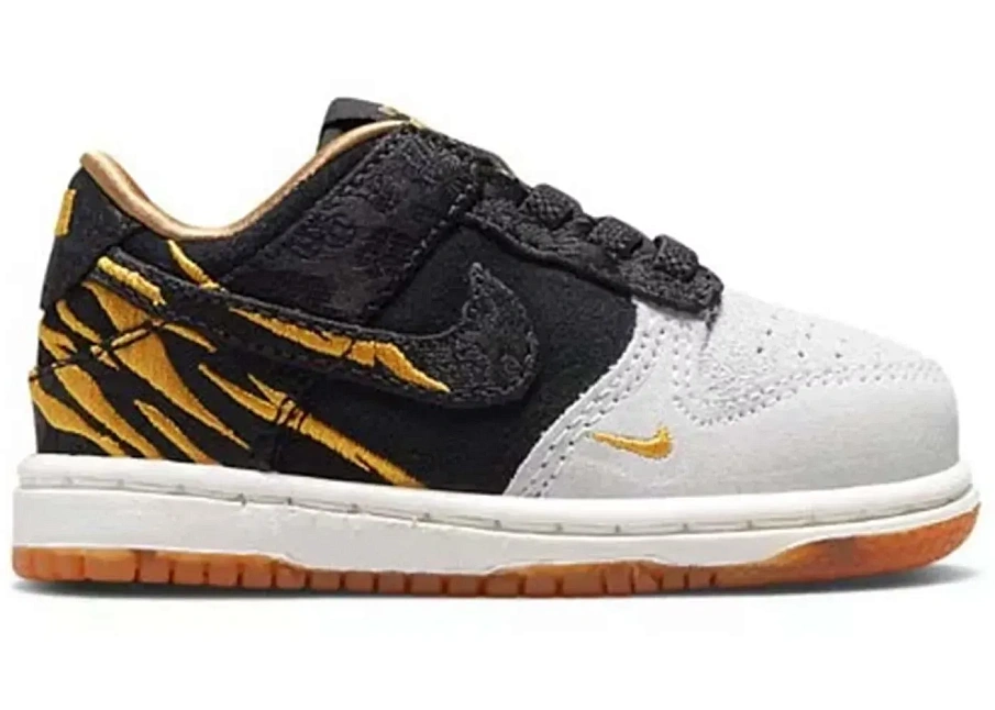 Фото № 1 с приближением к товару «‎Nike Dunk Low»