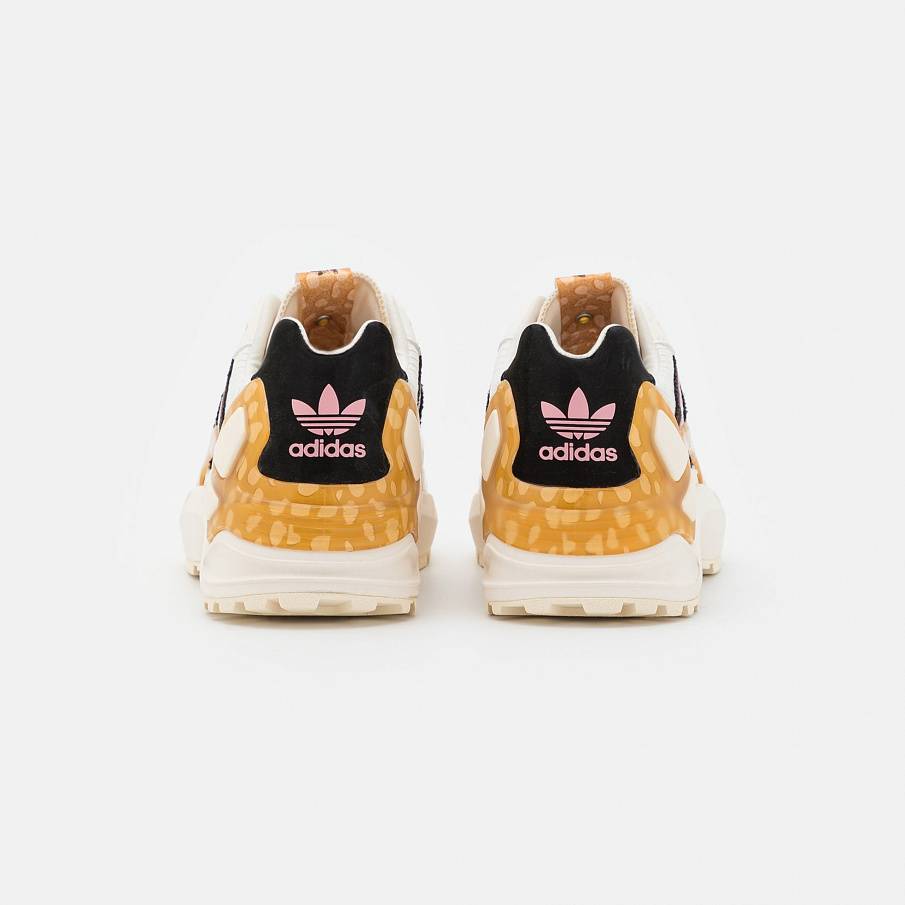 Фото № 4 с приближением к товару «‎Adidas Disney ZX Wavian »