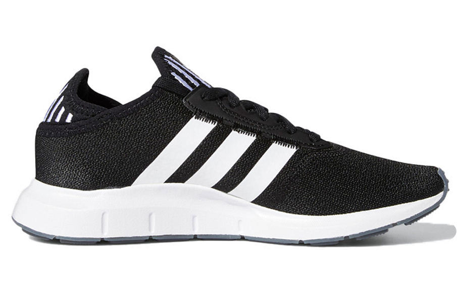 Фото № 2 с приближением к товару «‎adidas originals Swift Run X Wmns BlackWhite»