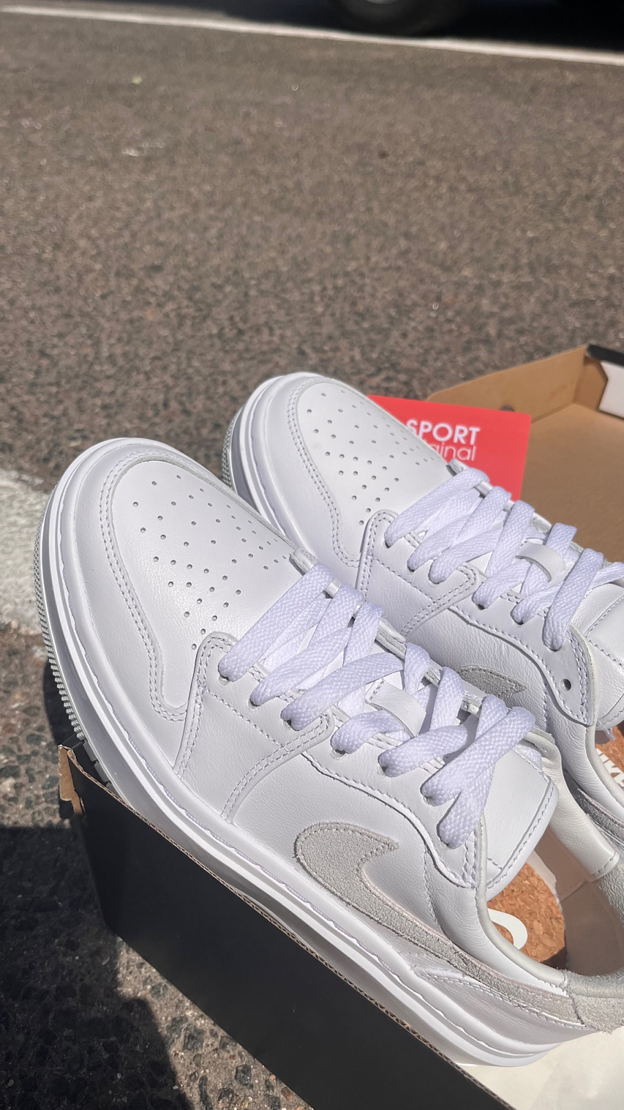 Фото № 2 с приближением к товару «‎Air Jordan 1 Low Elevate "Neutral Grey"»