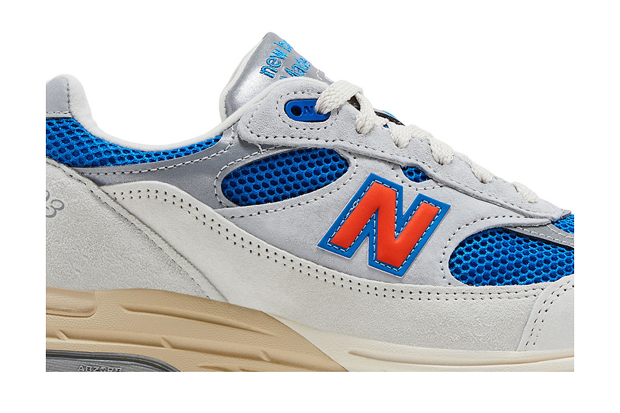Фото № 3 с приближением к товару «‎Kith x Madison Square Garden x New Balance 993 Made in USA New York Knicks - Home»