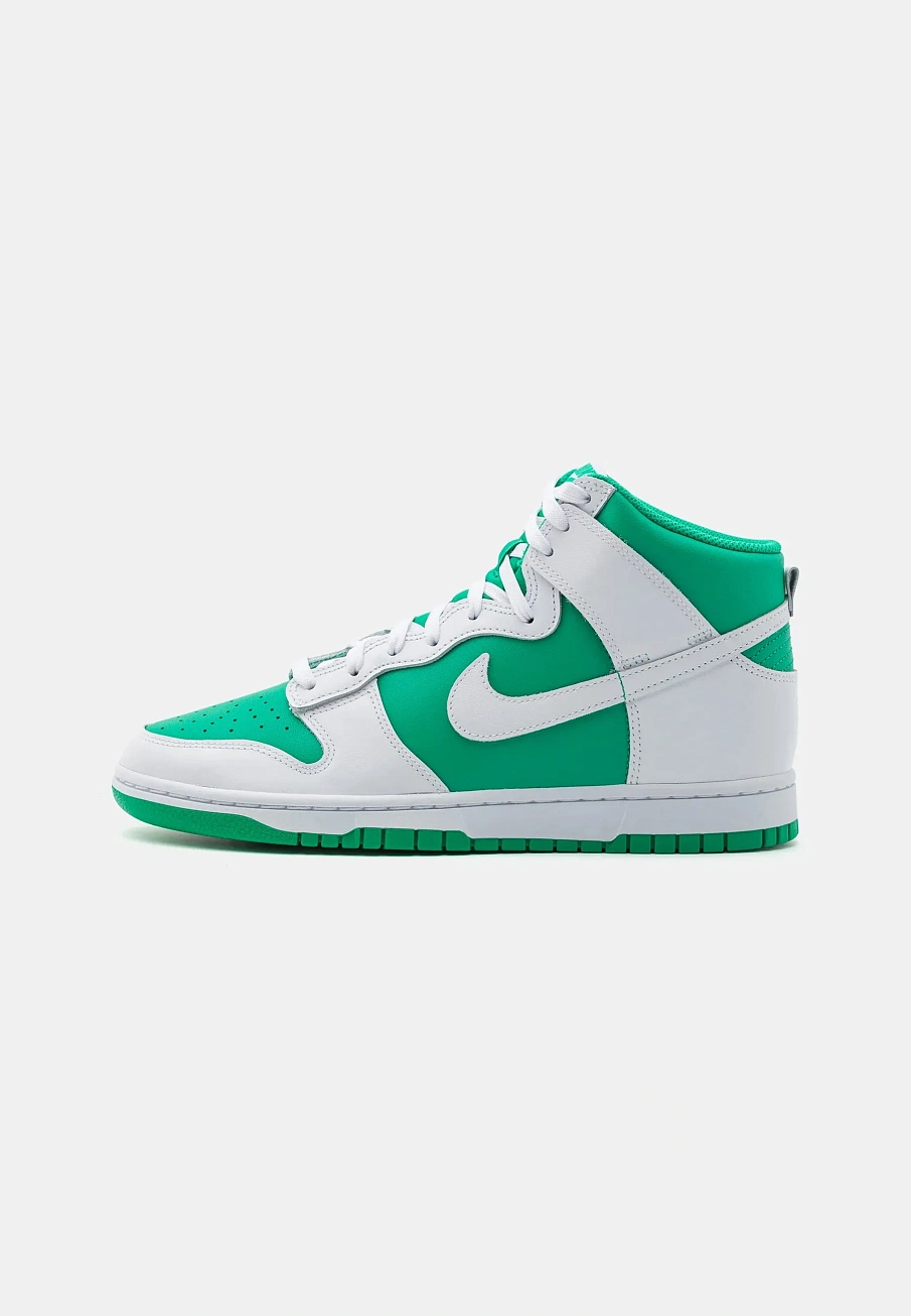 Фото № 1 с приближением к товару «‎DUNK HI RETRO BTTYS»