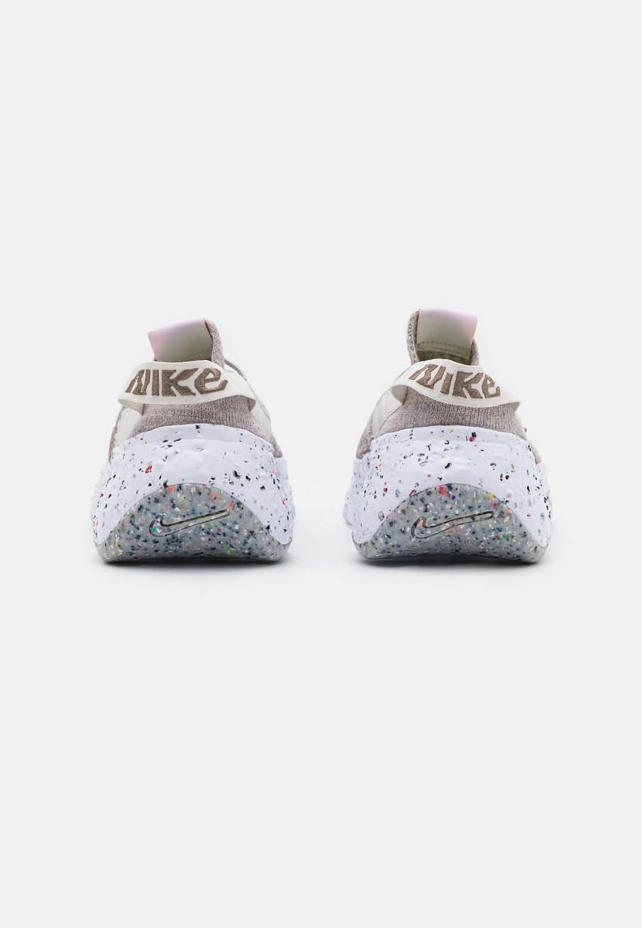 Фото № 3 с приближением к товару «‎Nike Space Hippie 04 »