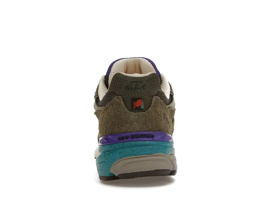 Фото № 4 с приближением к товару «‎New Balance 990v3»