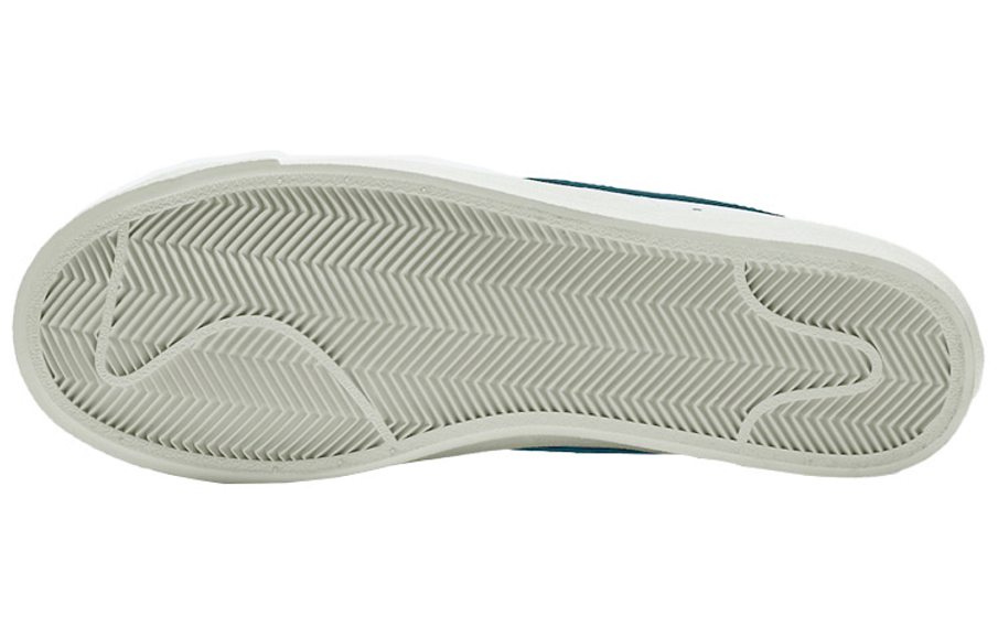 Фото № 3 с приближением к товару «‎Nike Blazer Mid '77 Vintage WhiteGreen»