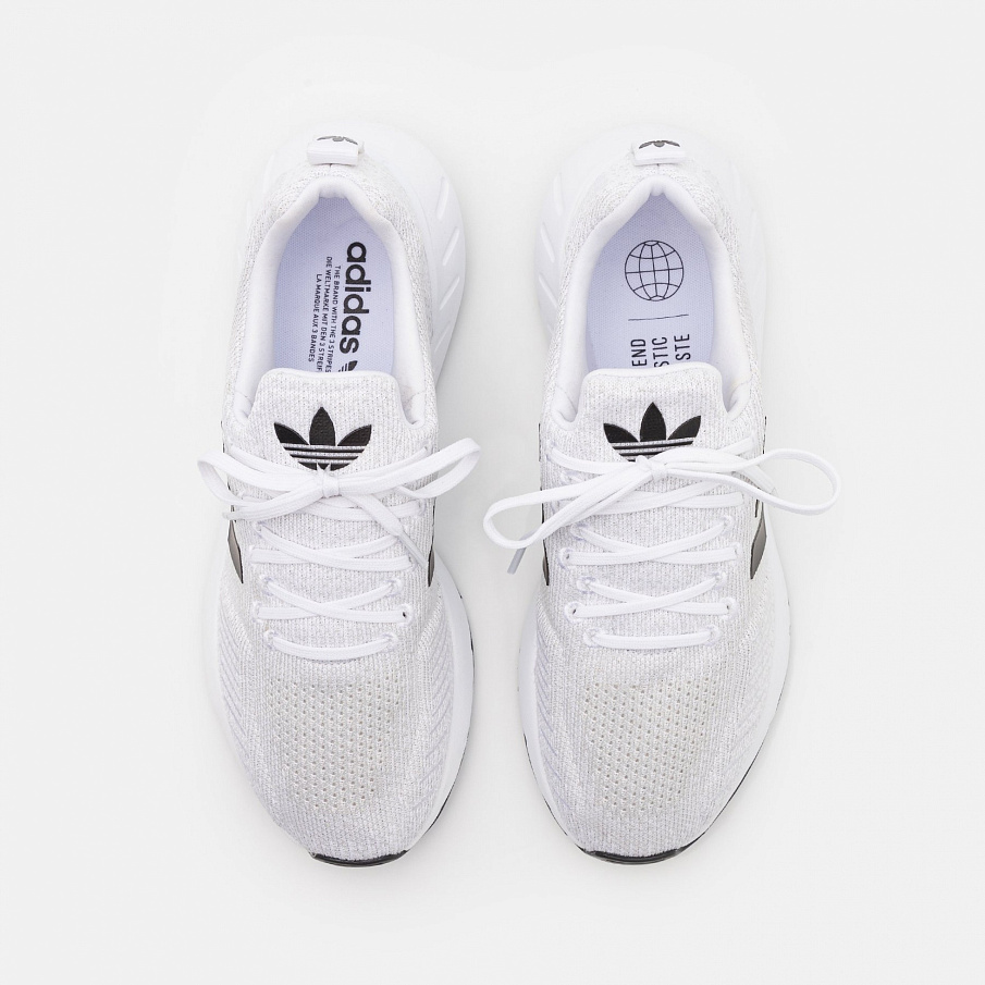 Фото № 4 с приближением к товару «‎Adidas »