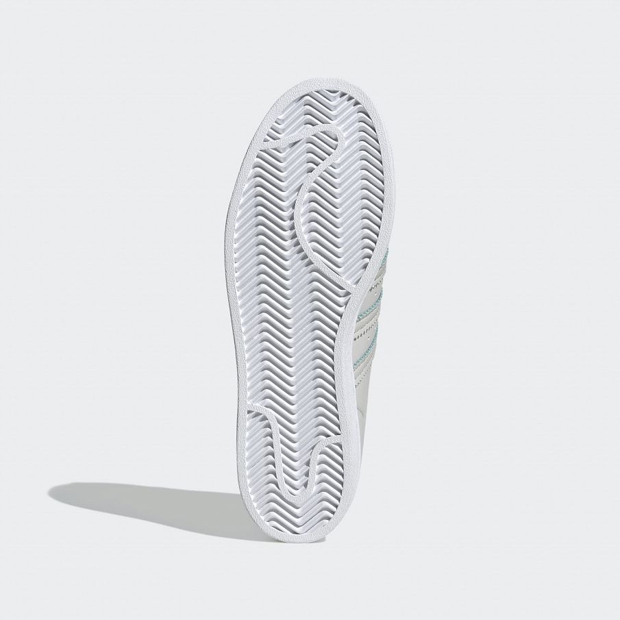 Фото № 4 с приближением к товару «‎Adidas Superstar »