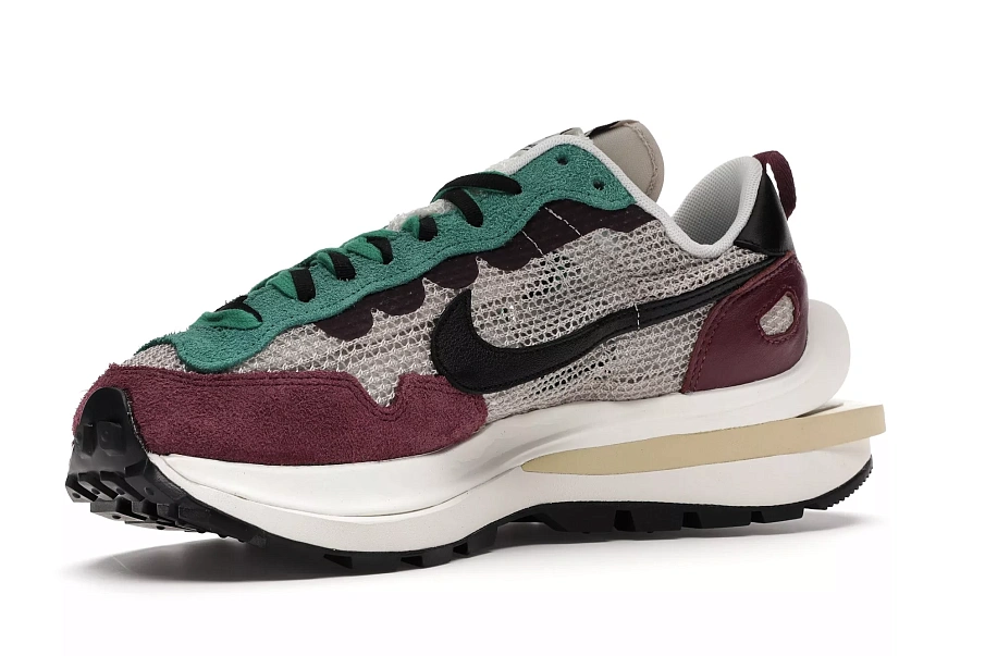 Фото № 4 с приближением к товару «‎Nike Vaporwaffle sacai Villain Red Neptune Green»