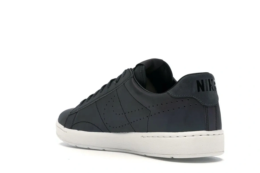 Фото № 5 с приближением к товару «‎Nike Tennis Classic Ultra Iridescent Holographic»