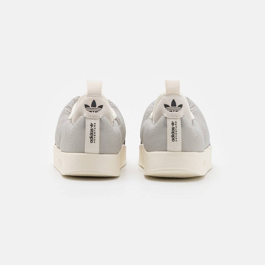 Фото № 3 с приближением к товару «‎Adidas Puffylette»