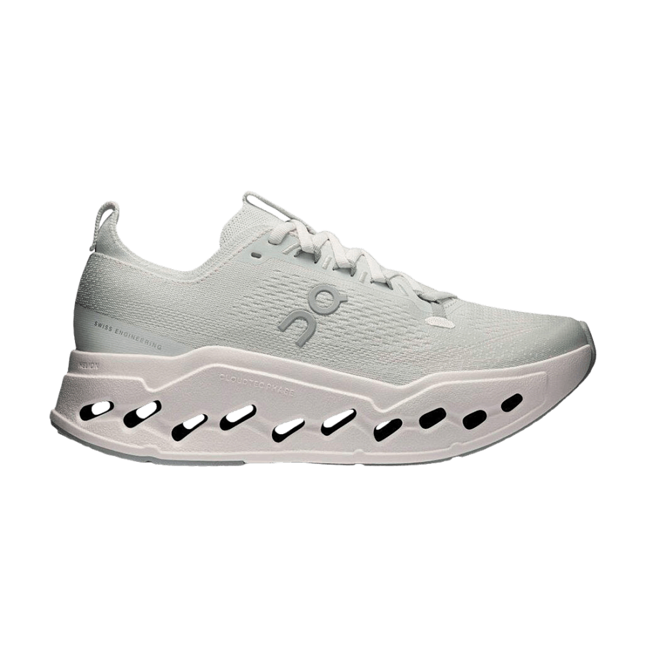 Фото № 1 с приближением к товару «‎ON Women's Cloudsurfer Max Iceberg Ivory»