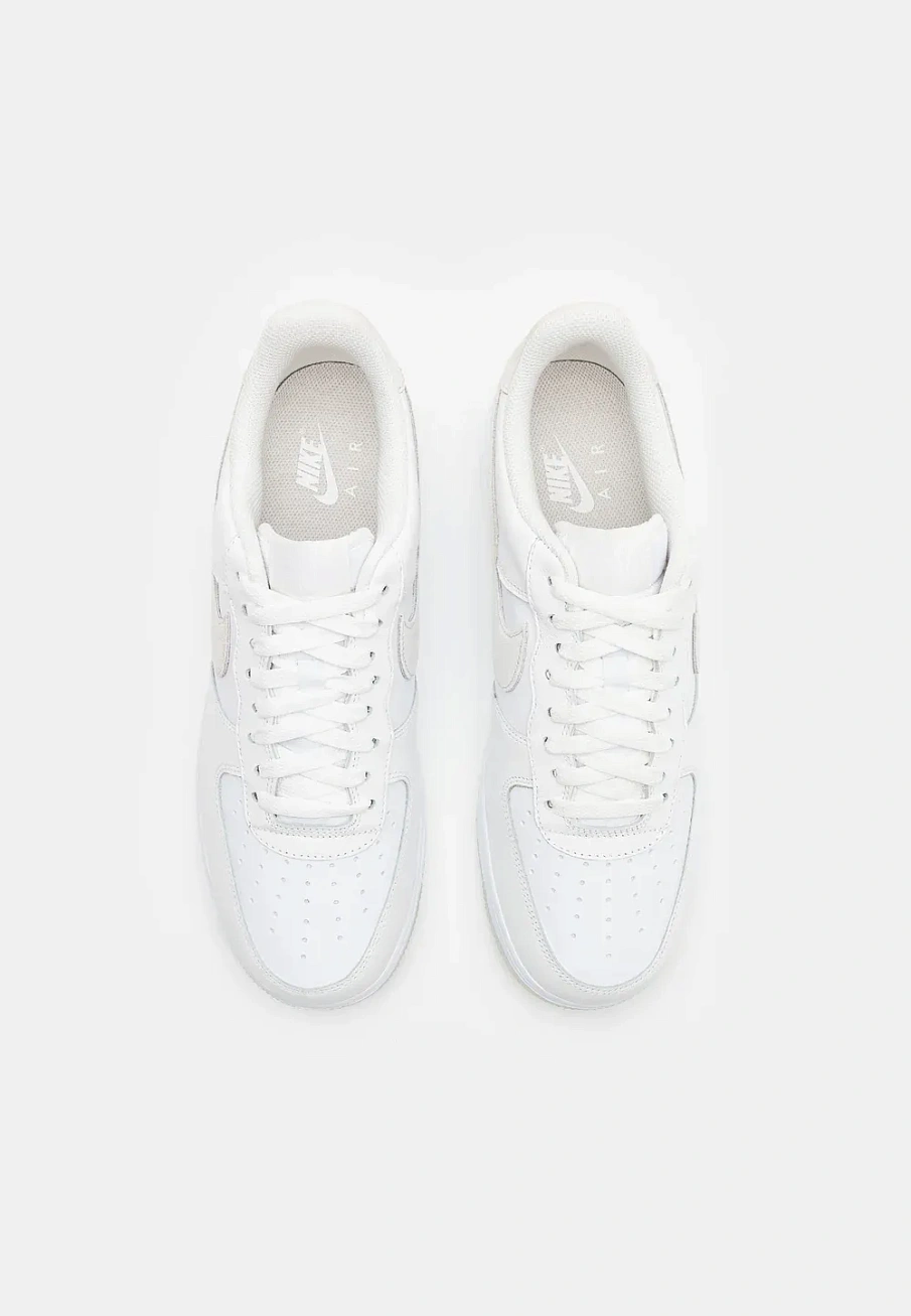 Фото № 4 с приближением к товару «‎AIR FORCE 1 07 LV8»