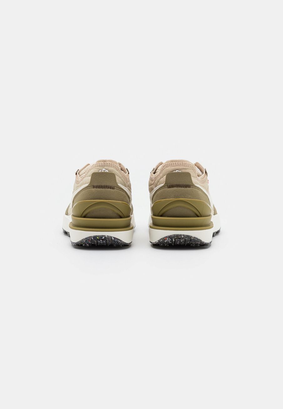 Фото № 3 с приближением к товару «‎Nike Waffle One »