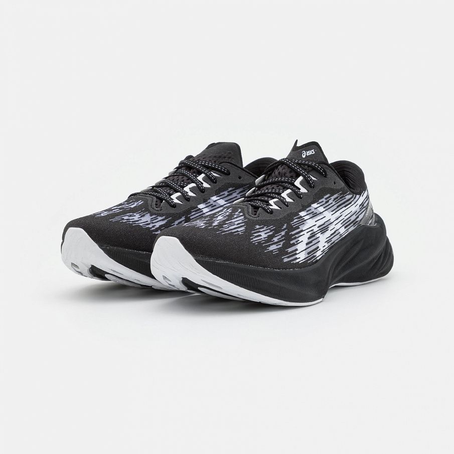 Фото № 4 с приближением к товару «‎Asics Novablast 3»