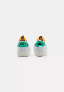 Фото № 4 с приближением к товару «‎BLAZER 77 VNTG UNISEX»