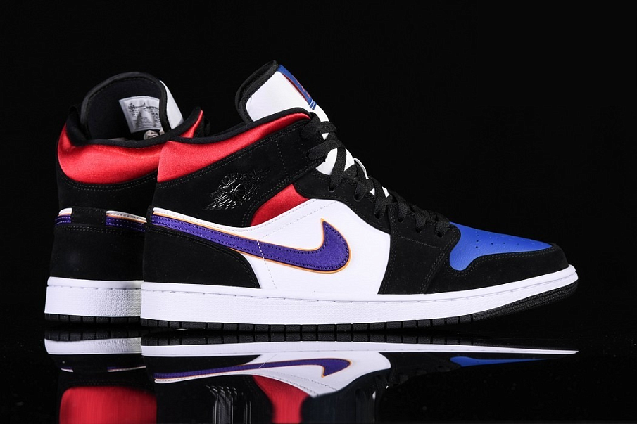 Фото № 3 с приближением к товару «‎Nike Air Jordan 1 Retro SE Top 3»