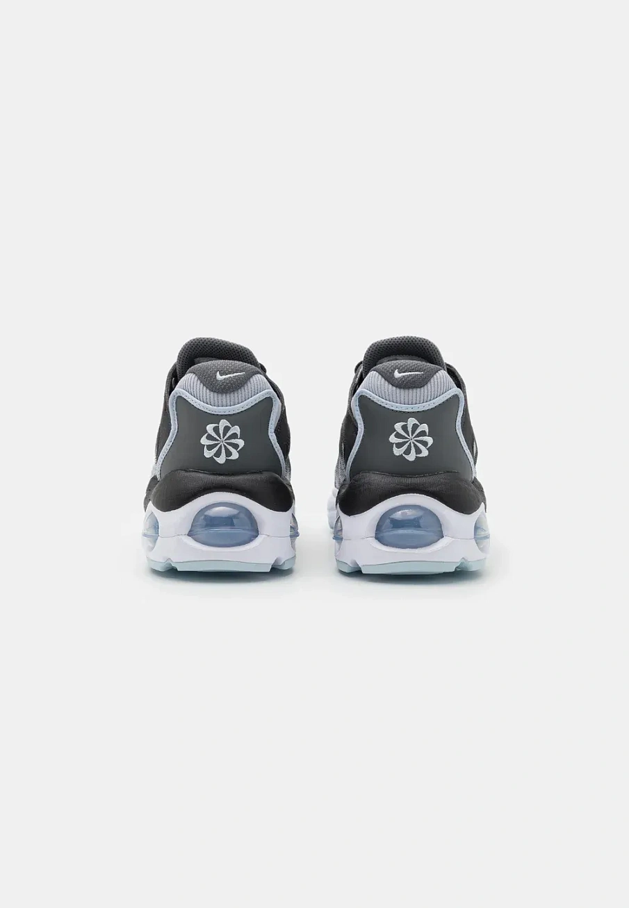 Фото № 3 с приближением к товару «‎AIR MAX»