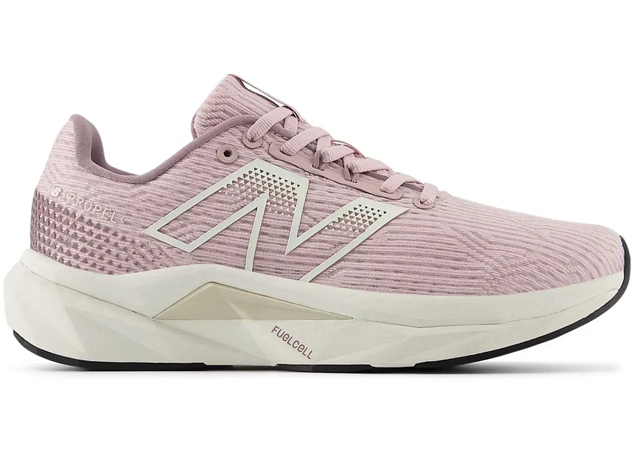 Фото № 1 с приближением к товару «‎New Balance FuelCell Propel v5»