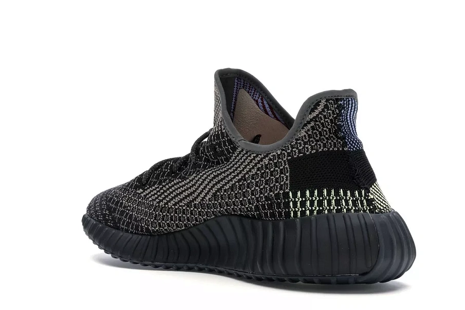 Фото № 4 с приближением к товару «‎adidas Yeezy Boost 350 V2 Yecheil (Reflective)»