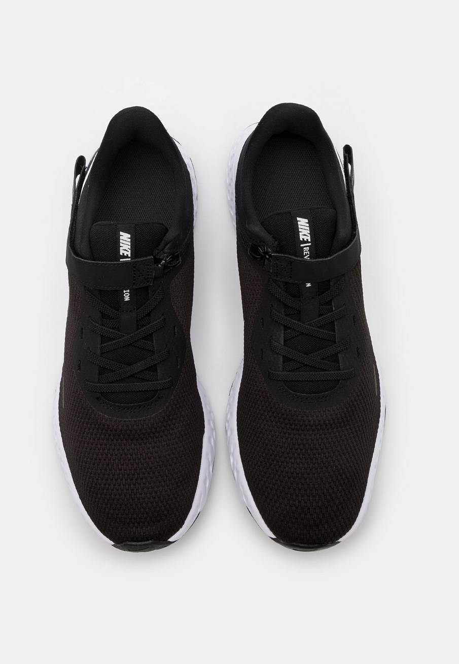 Фото № 4 с приближением к товару «‎Nike Revolution 5 Flyease»