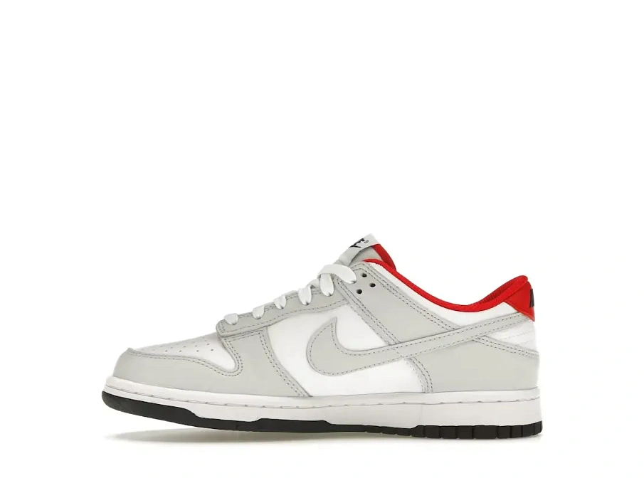 Фото № 3 с приближением к товару «‎Nike Dunk Low»