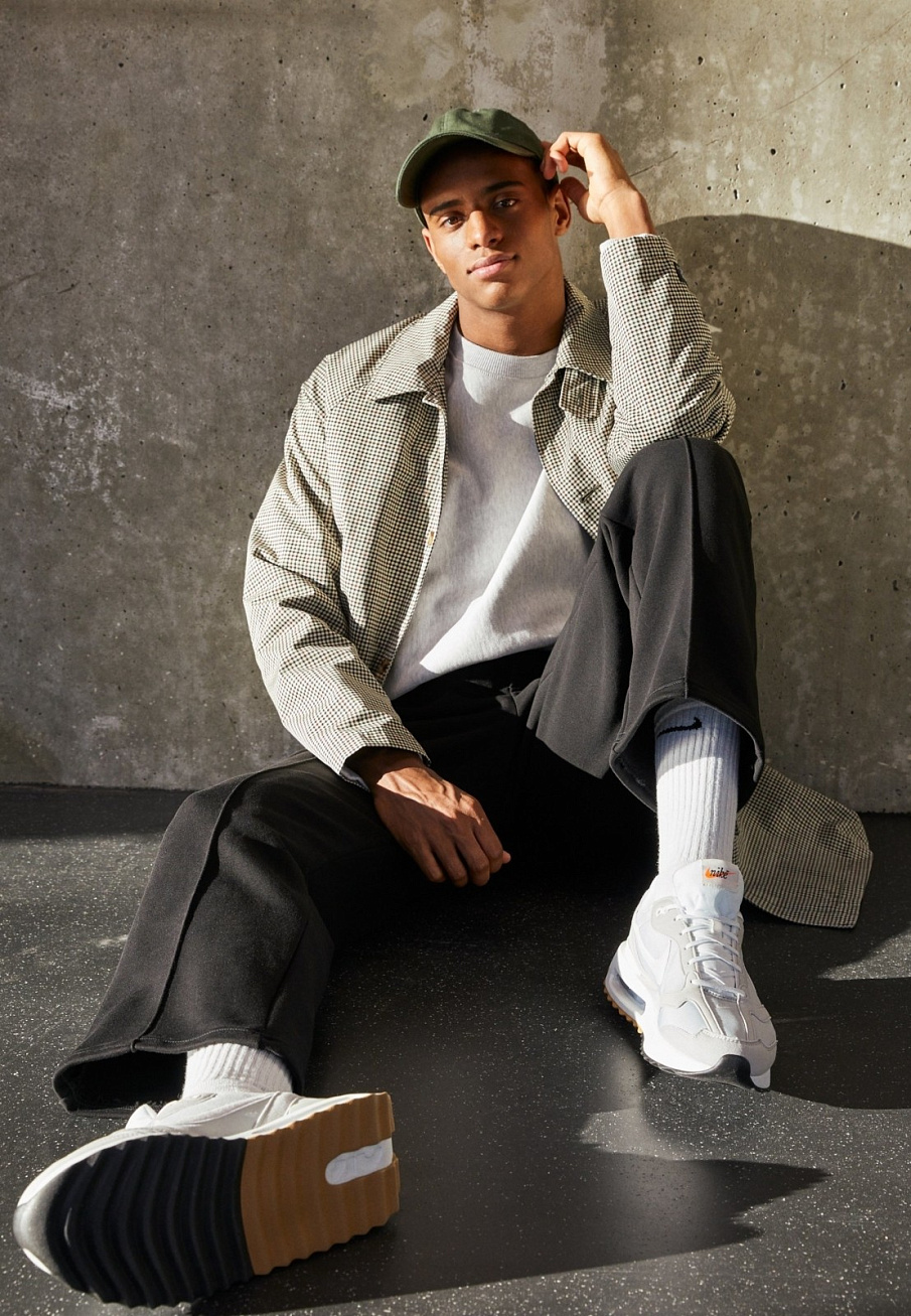 Фото № 1 с приближением к товару «‎Nike Air Max Dawn »