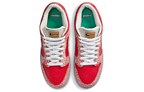 Фото № 4 с приближением к товару «‎Stingwater X Nike Sb Dunk Low Og Qs Skate Shoes Magic Mushroom»