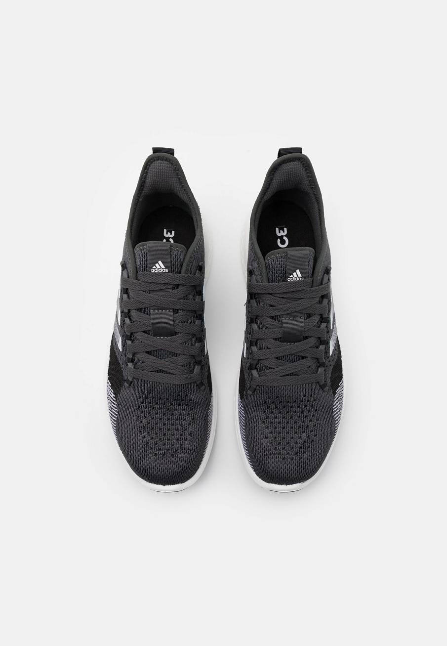 Фото № 4 с приближением к товару «‎Adidas 2.0 »