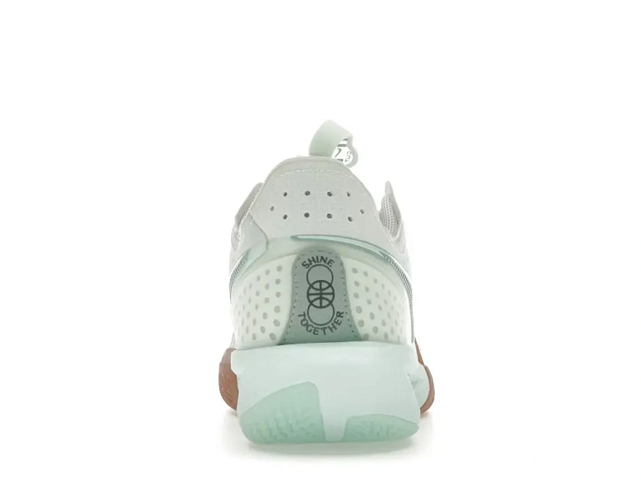 Фото № 4 с приближением к товару «‎Nike Air Zoom GT Cut 3»