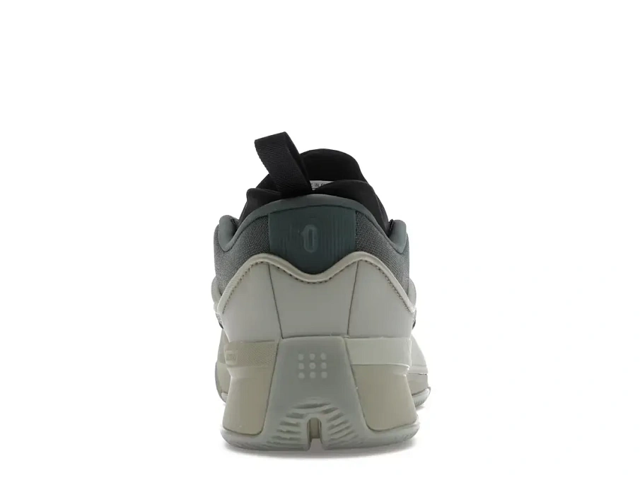 Фото № 4 с приближением к товару «‎adidas Dame 9»