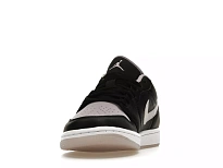 Фото № 3 с приближением к товару «‎Jordan 1 Low SE Black Iced Lilac»