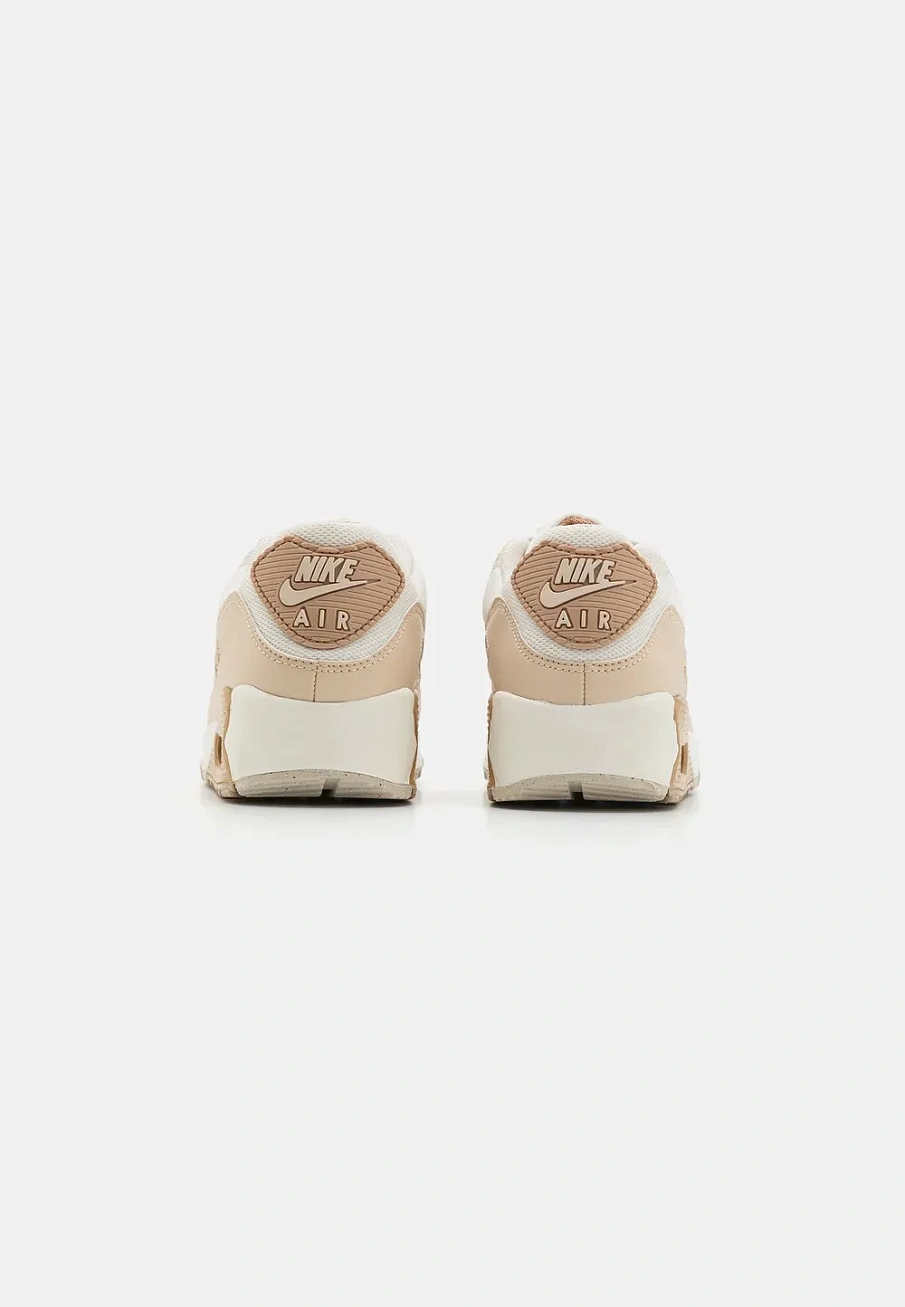 Фото № 3 с приближением к товару «‎AIR MAX 90»