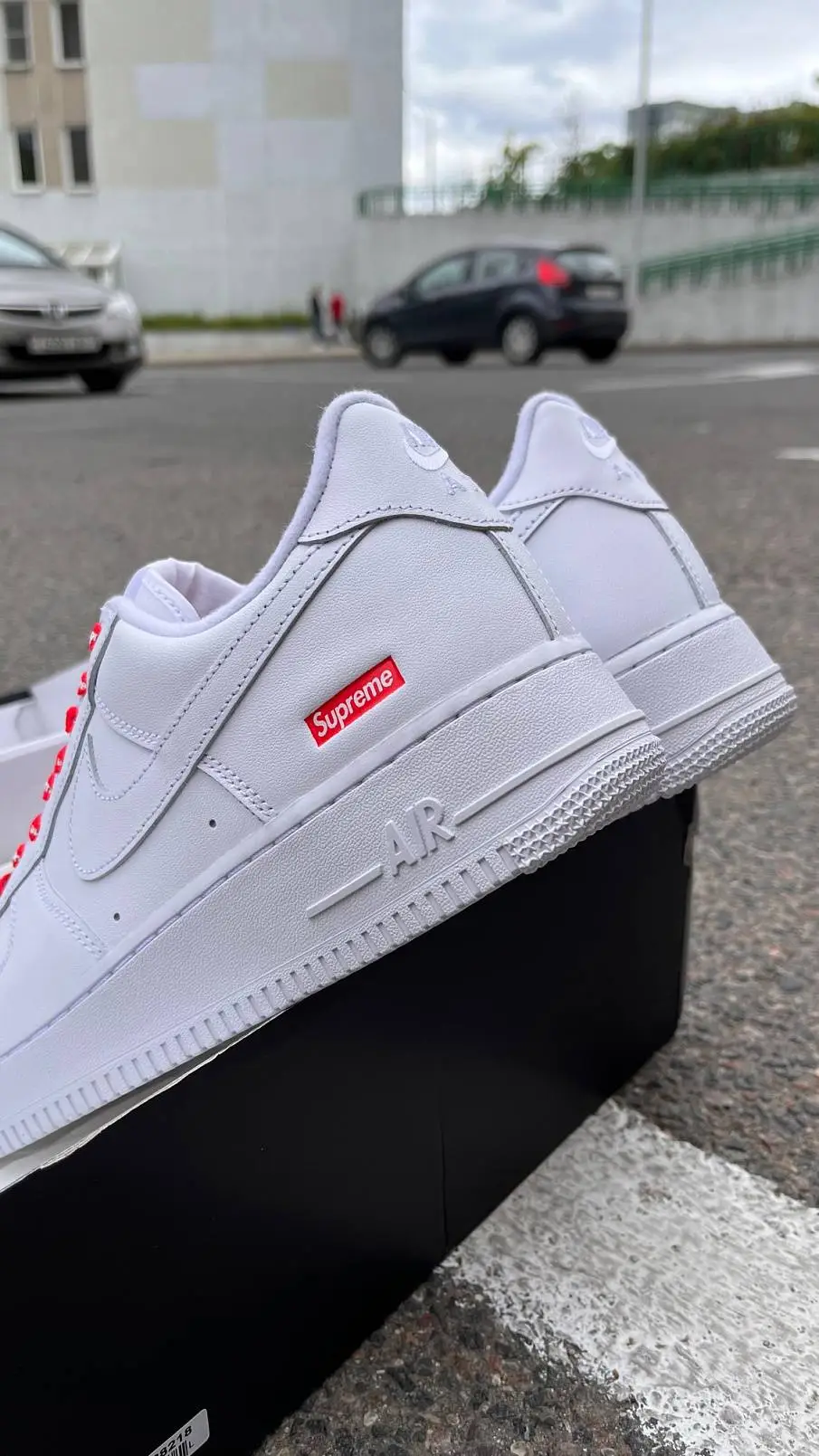 Фото № 4 с приближением к товару «‎Nike AF 1 SUPREME (CU9225-100)»