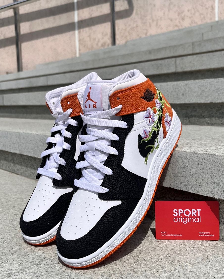 Фото № 1 с приближением к товару «‎Air Jordan 1 Mid Starfish Floral»