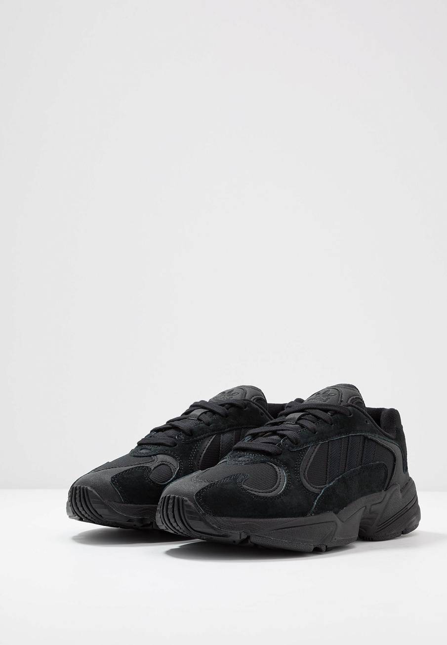 Фото № 4 с приближением к товару «‎Adidas Yung-1 Torsion System Shoes »